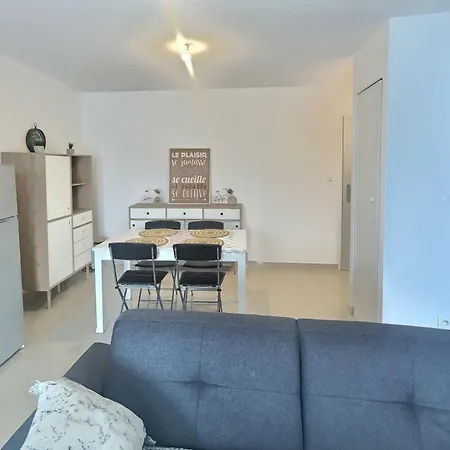 Agreable Pour 4 Personnes A 150m De La Vias