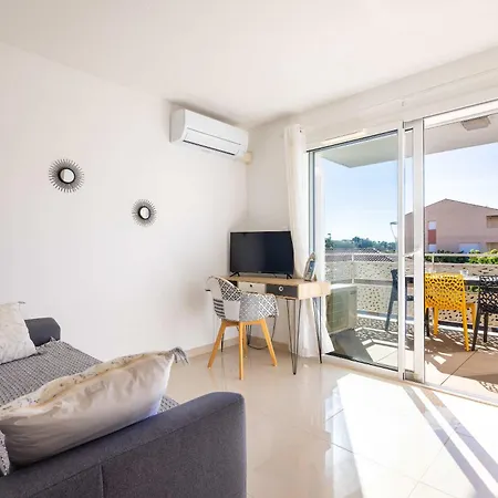 Agreable Pour 4 Personnes A 150m De La * Vias